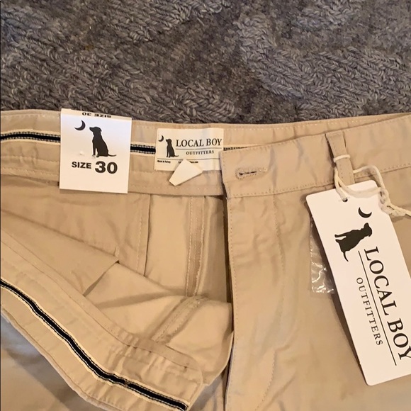Men's khaki shorts - Picture 2 of 5